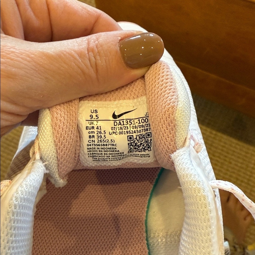 NWOT Never Worn Trendy and Cute Nike City Rep TR women's training shoe size 9.5. - Picture 6 of 7